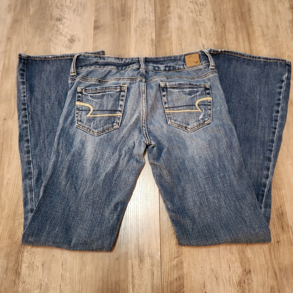 American Eagle Artist Women's Size 6 Distressed Flare Denim Lowrise, Lt Wash Y2K - Picture 7 of 7